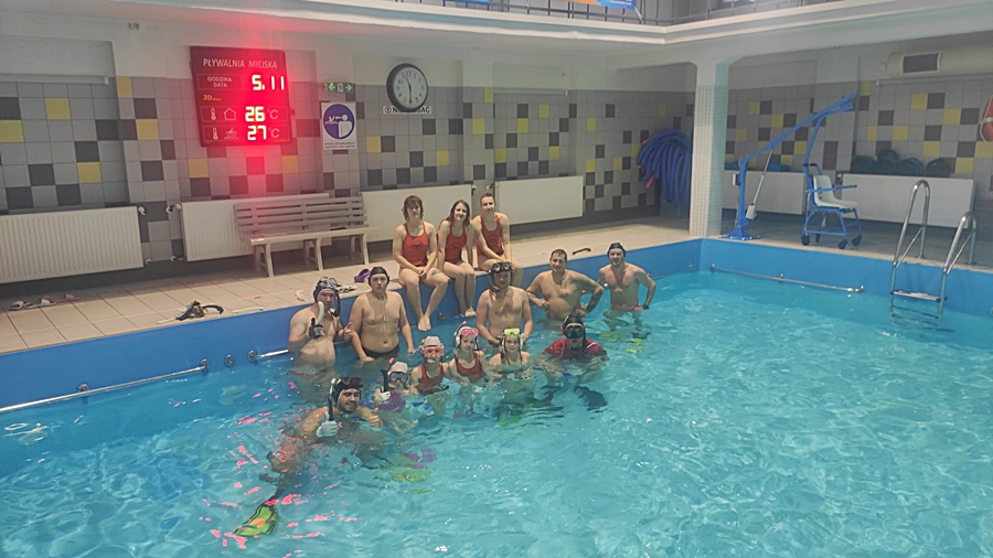 Hokej pod wodą Walenie Siemianowice Śląskie Trening 5 XI 2022. Koniec Walenia czyli Amatorska Liga Hokeja Pod Wodą